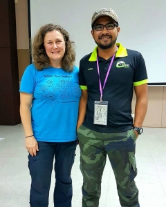 IPK's postgraduate student, Hasrulzaman Hassan Basri with Dr. Tigga Kingston from Texas Tech University.